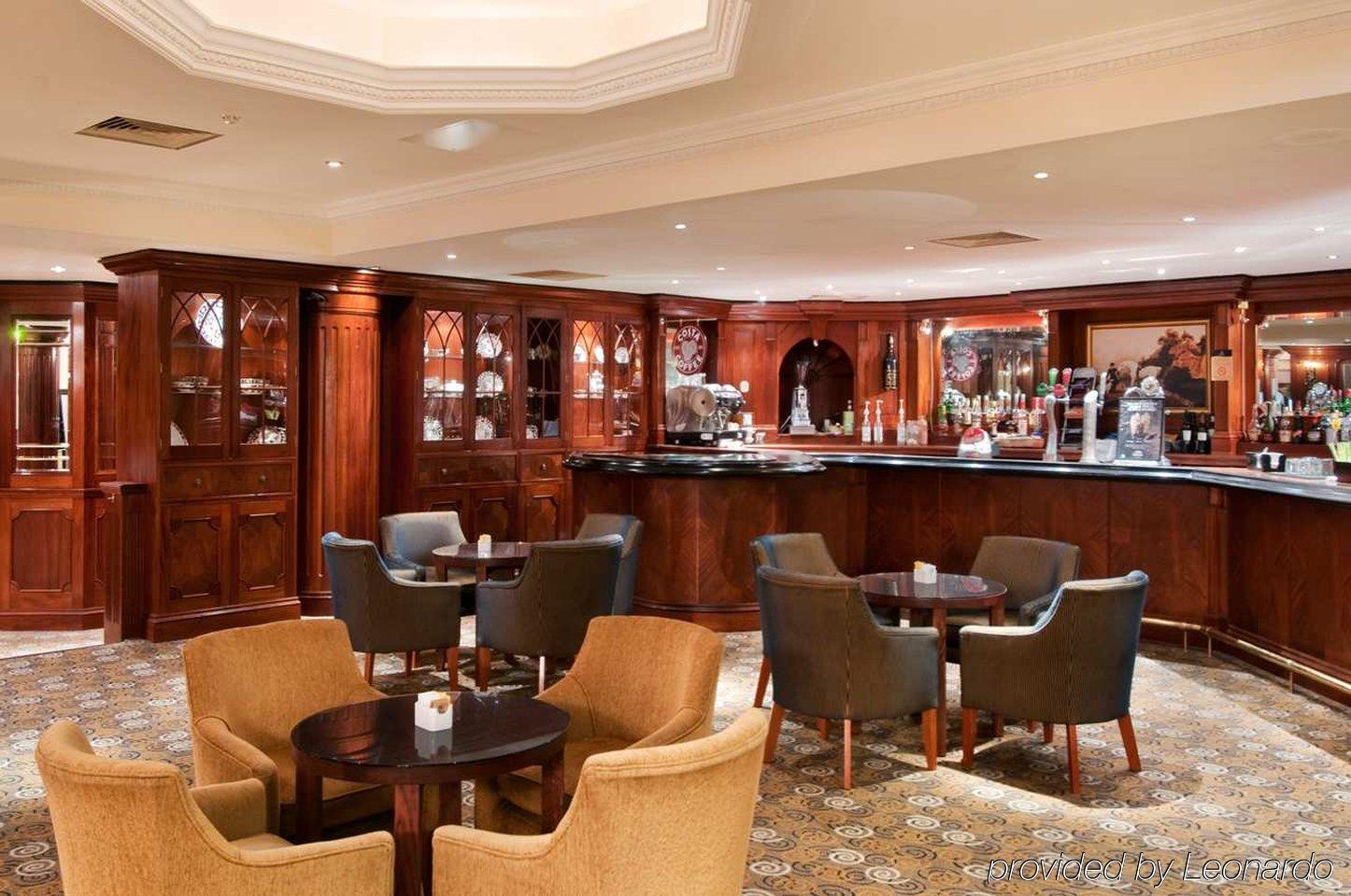 Hilton Newbury Centre Hotel Restaurant photo